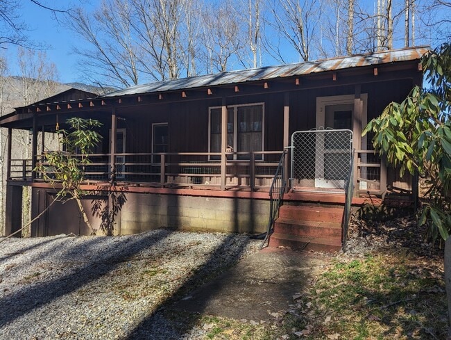 Primary Photo - 139 Cradle Rock Rd