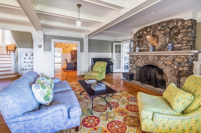 Building Photo - 9 Rockcraft