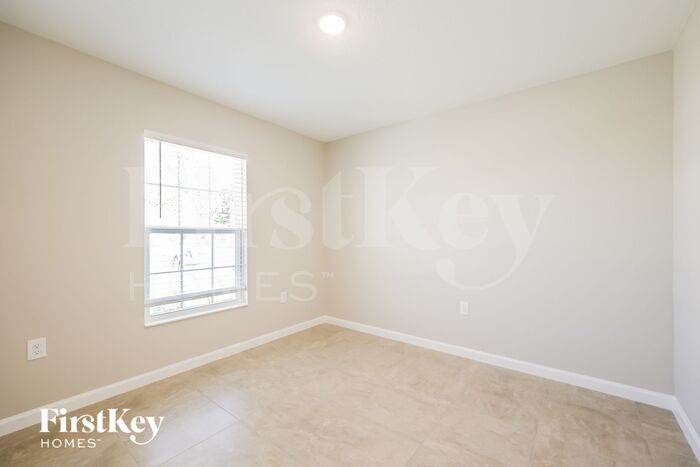 Building Photo - 706 Yeager Ct