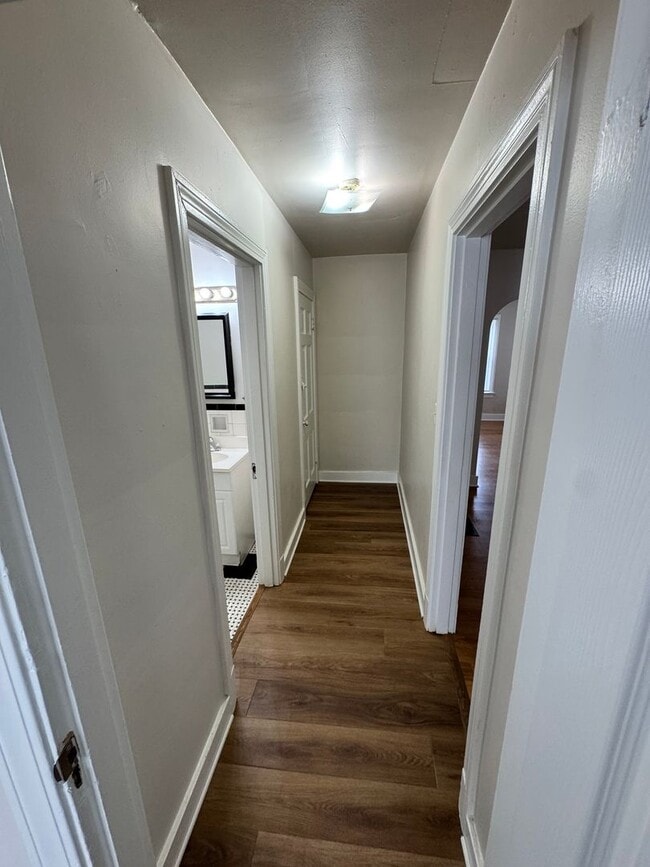 Building Photo - W. Collins Ct., 210 1/2