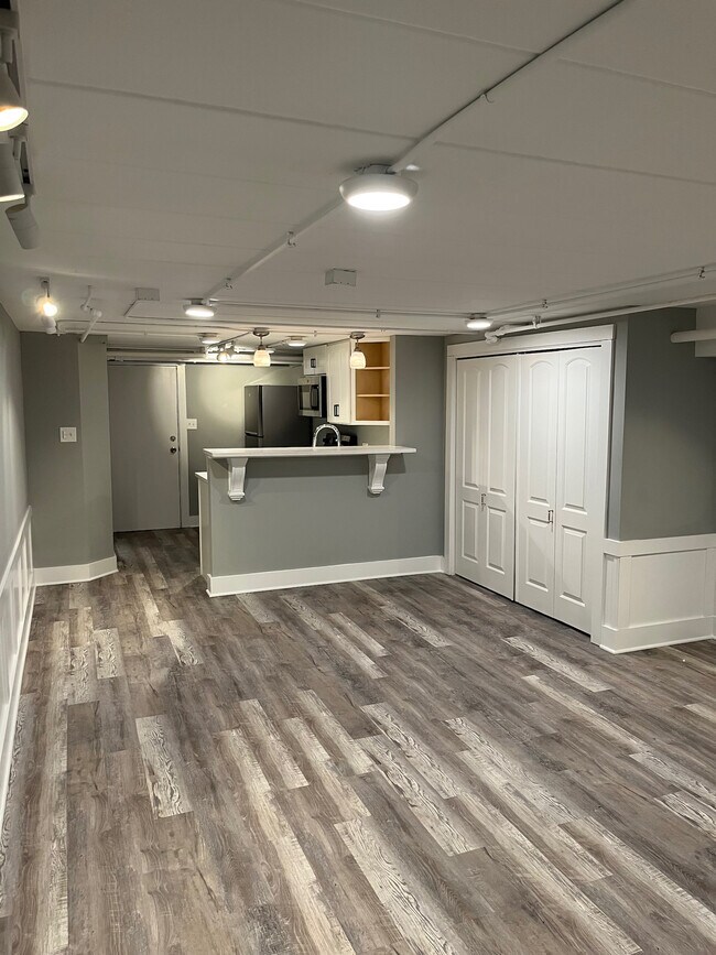 Studio apartment - 1101 Cermak Rd