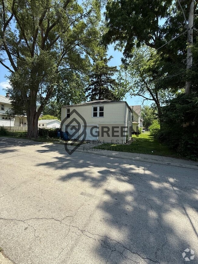 Building Photo - 229 S Sibley Ave