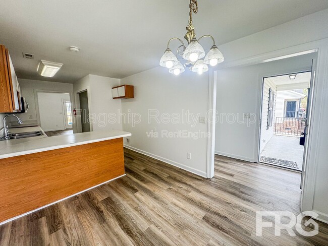 Building Photo - 5170 Deveron St