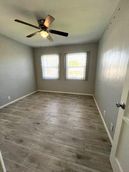 Building Photo - 1122 E Santa Fe Ave