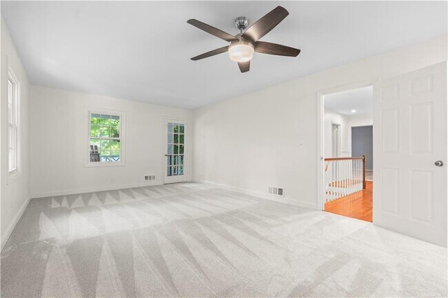 Building Photo - 78 Pheasant Dr SE