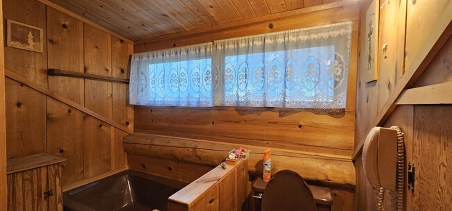 Building Photo - 6550 Lodgepole Trail