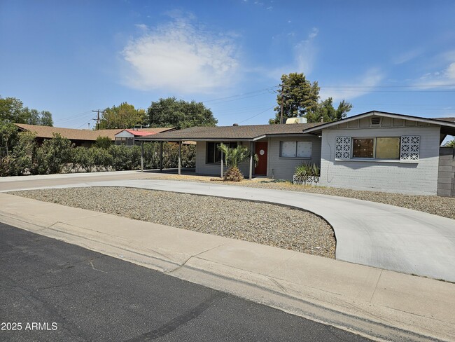 Building Photo - 4521 S Forest Ave