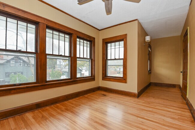 Building Photo - 3900 Sheridan Ave S