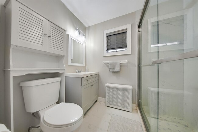 Building Photo - 52 Hovey St