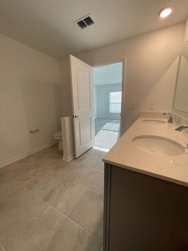 Building Photo - BEAUTIFUL BRAND NEW 2022 Home in the new S...