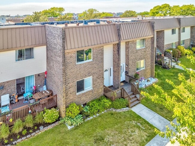 Building Photo - 801 Dudley Ct