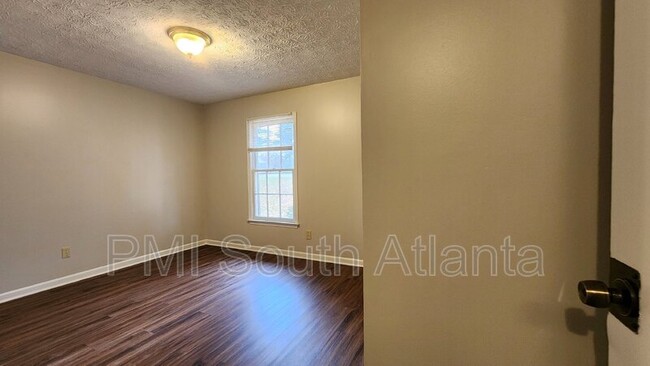 Building Photo - 634 Morton Ct