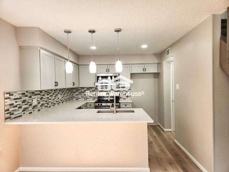 Building Photo - 13427 Garden Grove St