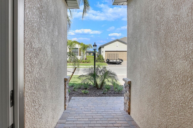 Building Photo - 14848 Portico Blvd