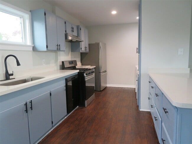 Building Photo - 5014 Walker St