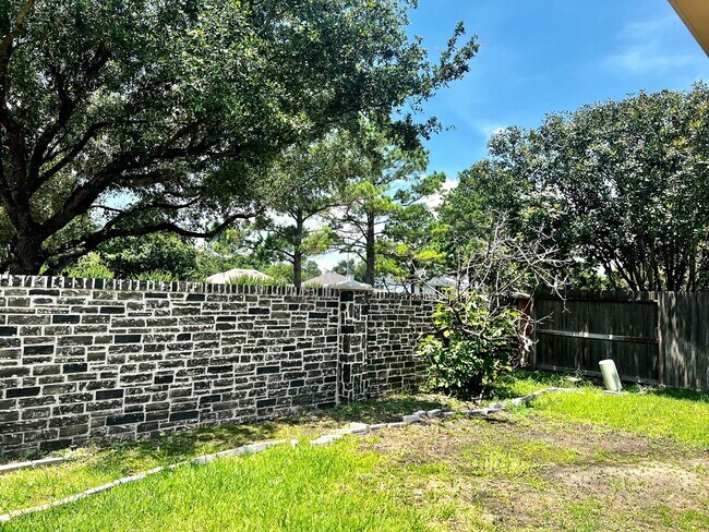 Building Photo - 23907 Hackberry Creek Dr