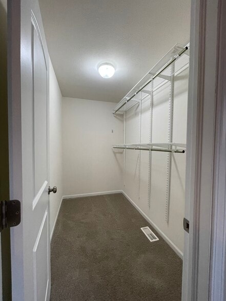 Master closet - 1068 E 115th Ct