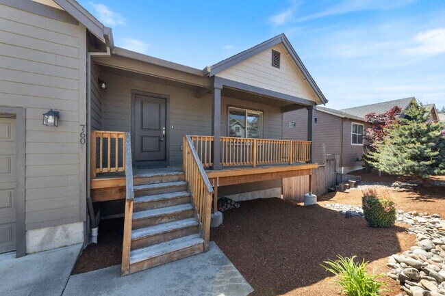 Building Photo - Spacious 4 bedroom home in Dayton