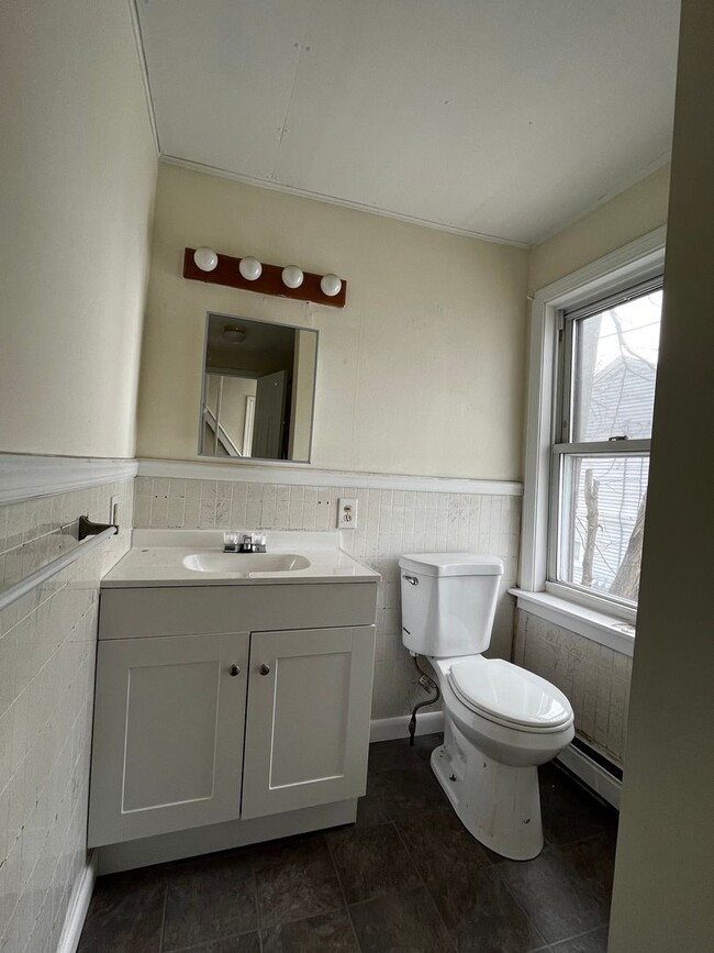 Building Photo - 20-22-22 Winter St