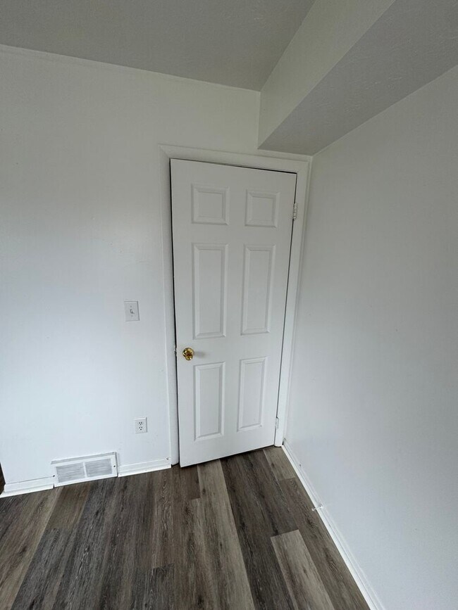 Building Photo - LMB-Stow Apts, LLC  for First Prop II