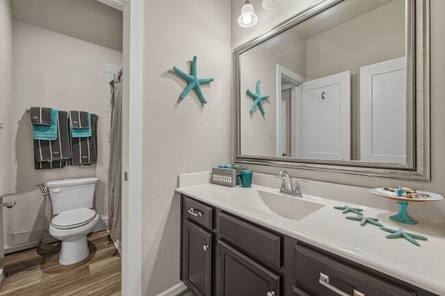 Building Photo - 16323 Apache Wds Wy