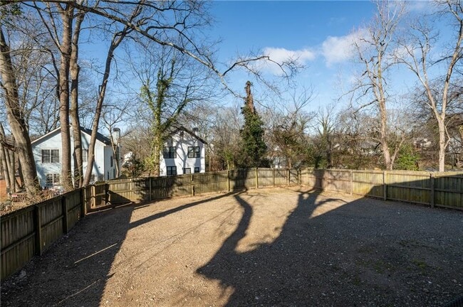 Building Photo - 404 Paines Ave NW