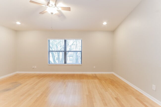 Building Photo - 2019 Abbey Trace Dr