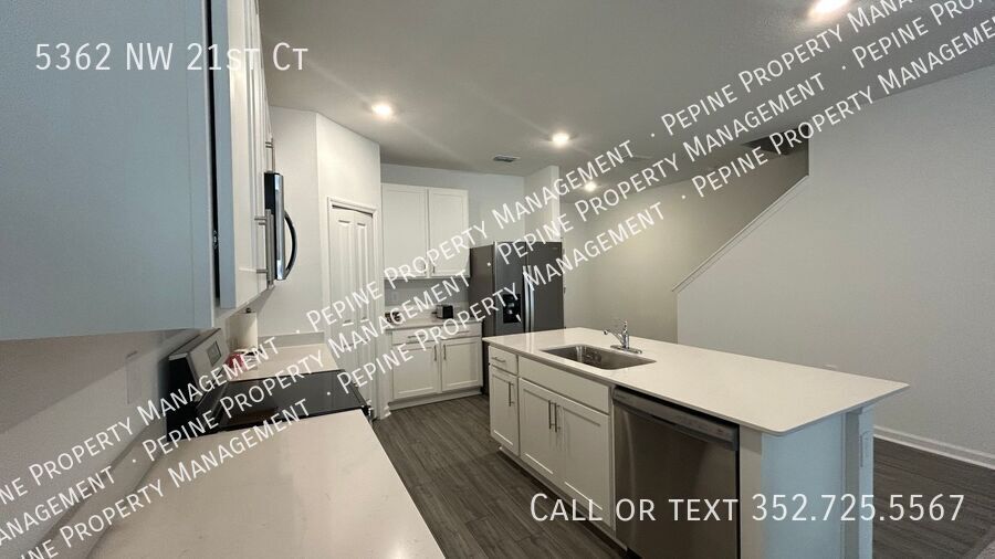 Building Photo - 5362 NW 21st Ct