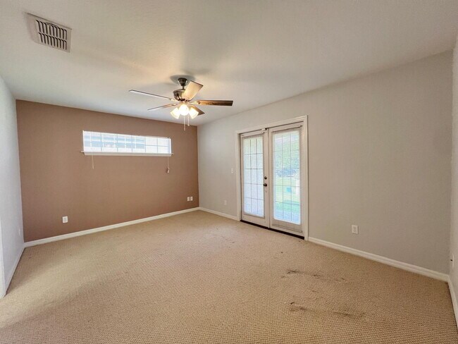 Building Photo - Beautiful 3 BD 2 BATH Home in Gated Community