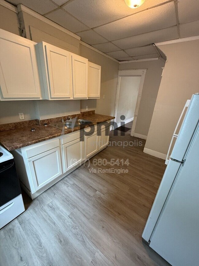 Building Photo - 3502 N Kenwood Ave