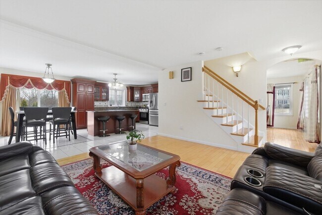 Building Photo - 16 Windsor Rd