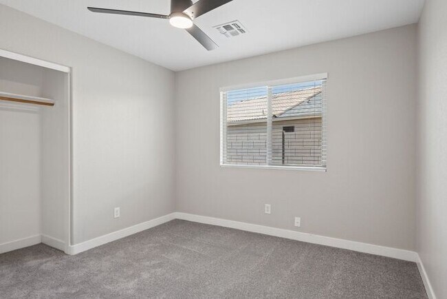 Building Photo - 40130 N Costa Del Sol Dr