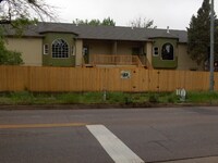 Building Photo - 909 E Uintah St