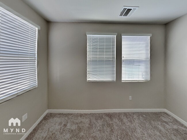 Building Photo - 1502 Cherry Cir