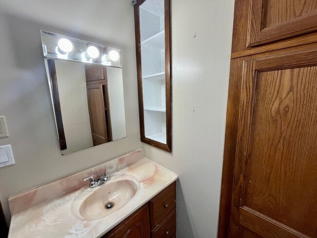 Building Photo - 3 Bed 1 Bath Single Family Home in Wausau