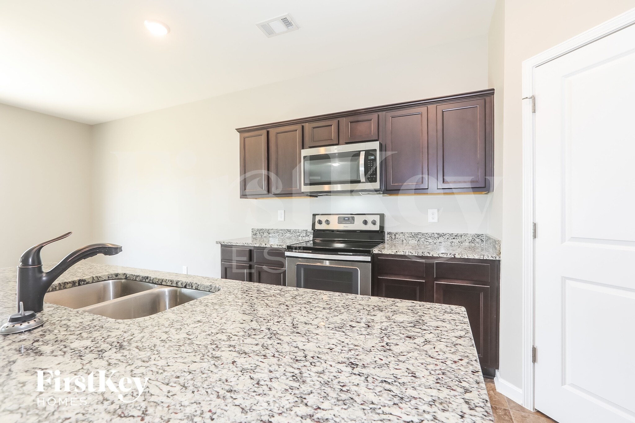 Building Photo - 156 Alexander Ln