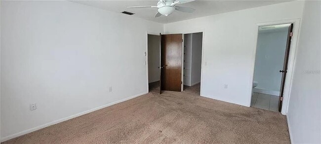 Building Photo - 420 Green Arbor Dr
