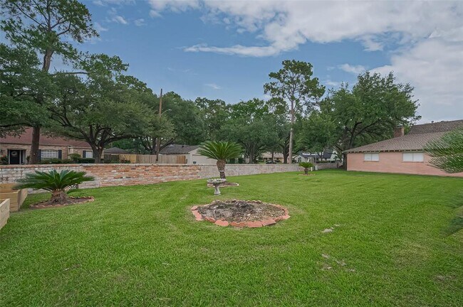 Building Photo - 24 Champions Colony E