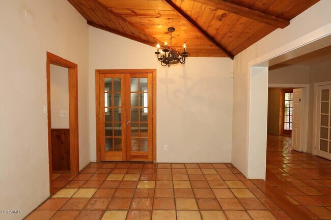 Building Photo - 5214 N 33rd St