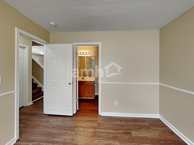 Building Photo - 3052 Teton Dr