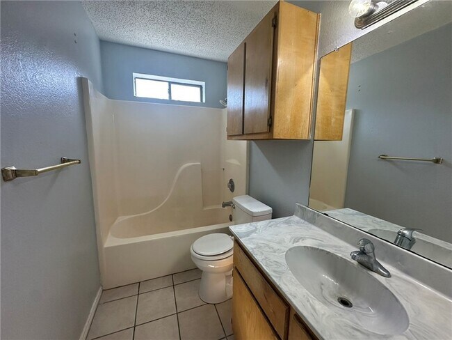 Building Photo - 2189 Spring Park Dr