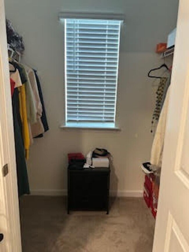 Building Photo - Knoxville 37932 - FULLY FURNISHED $3,300.0...