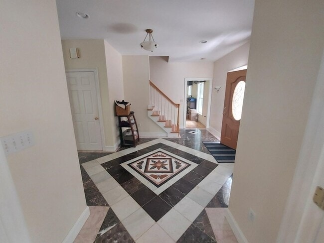 Building Photo - 1 Chestnut St