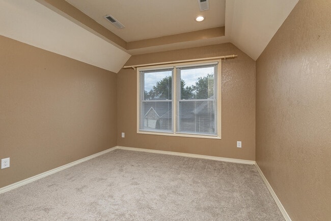 Building Photo - 5095 S Wanda Gray Ave