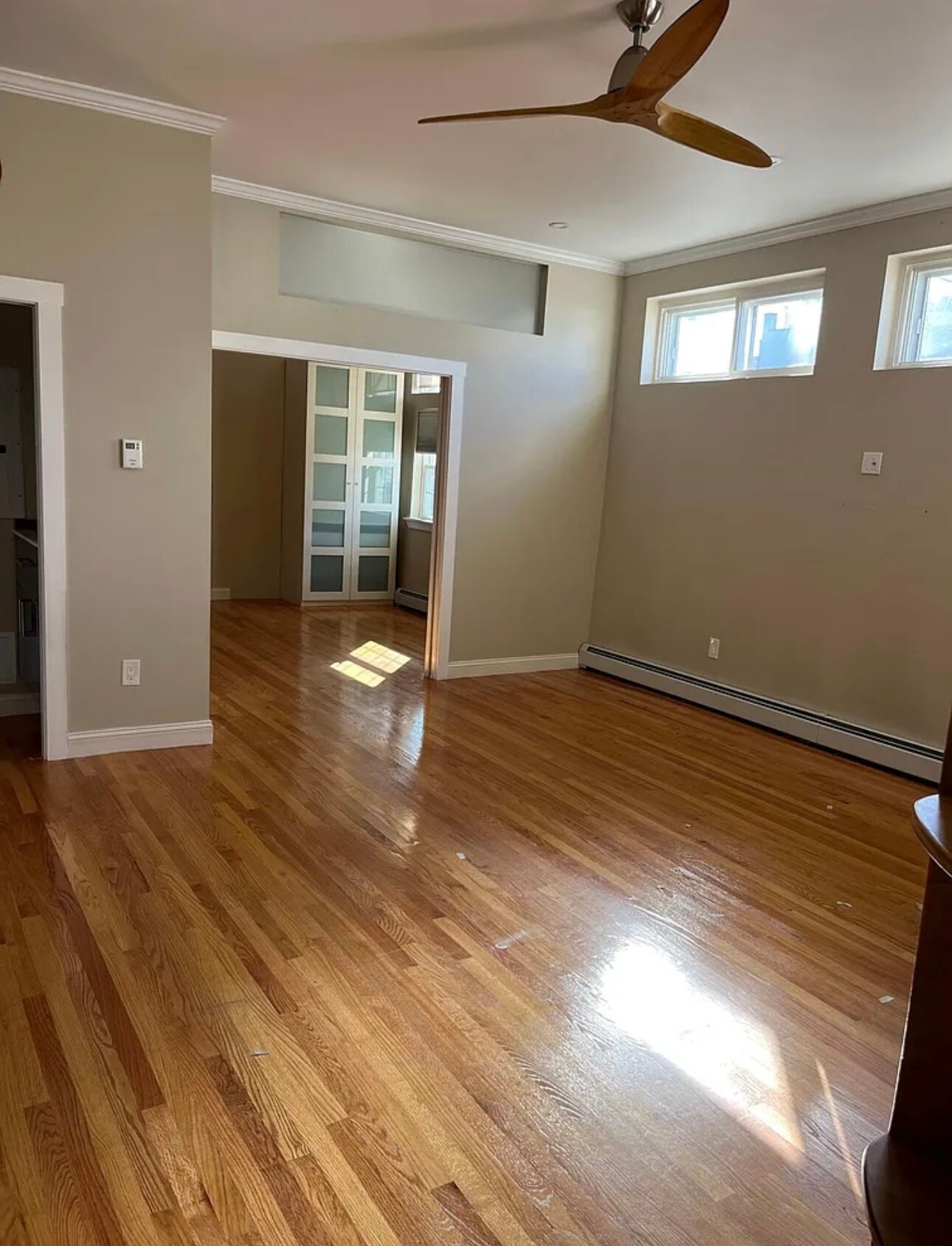 Building Photo - 573 Shirley St