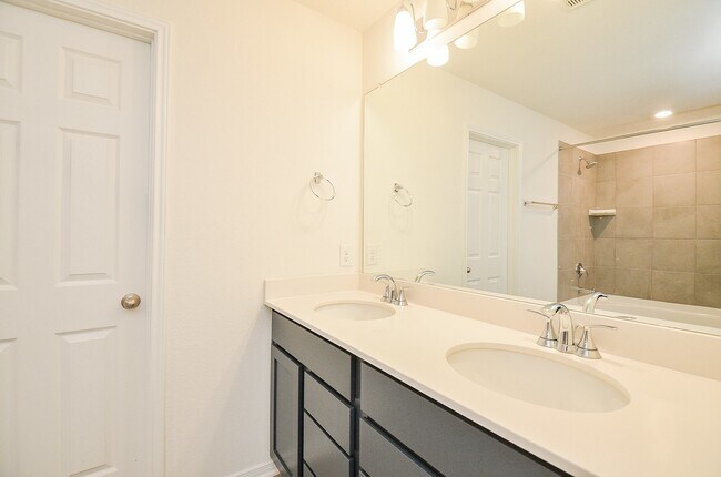 Building Photo - 4507 Kellmore Ct