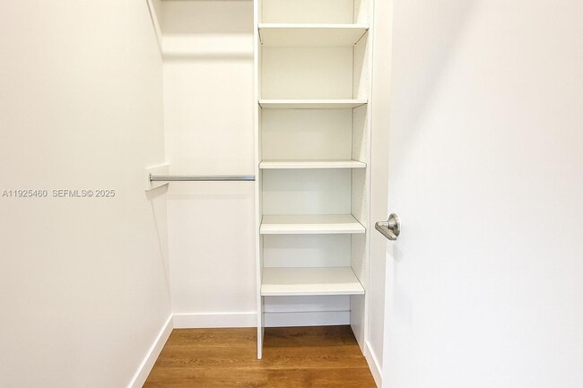 Building Photo - 1950 Fletcher St