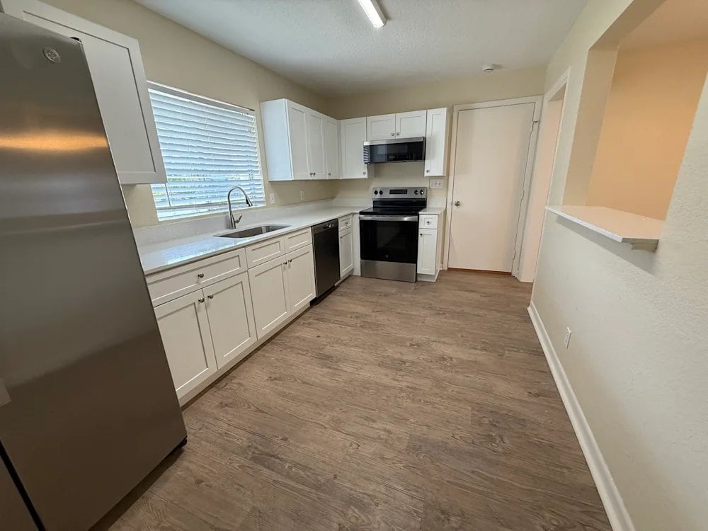 Building Photo - 3253 Little Sound Dr