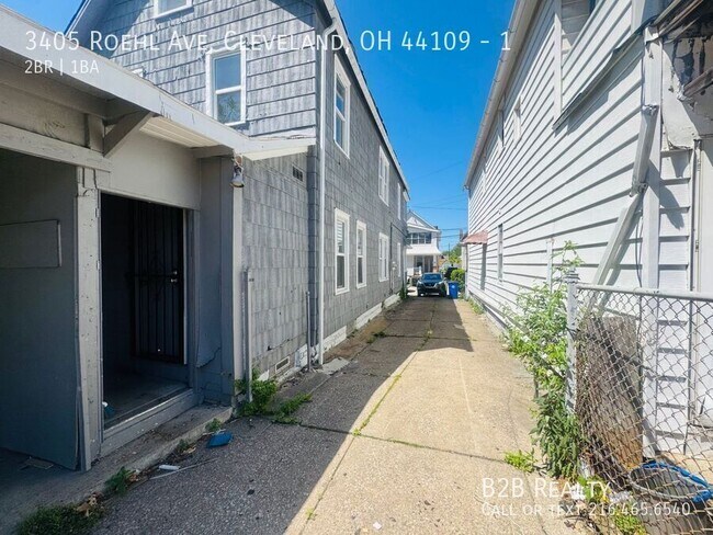 Building Photo - 3405 Roehl Ave