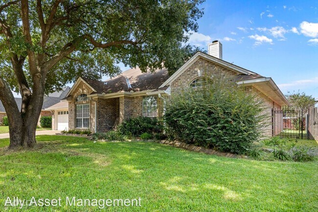 Building Photo - 4 br, 2 bath House - 5917 Clearview Circle